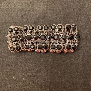 Costume jewelry bracelet